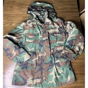 U.S. Military VTG M-65 Field Jacket Woodland Camouflage Mens Size Medium Long